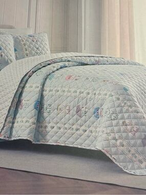 Lenox Spice Village 3-Piece Queen Reversible Quilt Shams Set.  New.